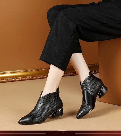 2024 Trendy Women's Low-Heel Ankle Boots – Retro Leather Formal Autumn Office Shoes