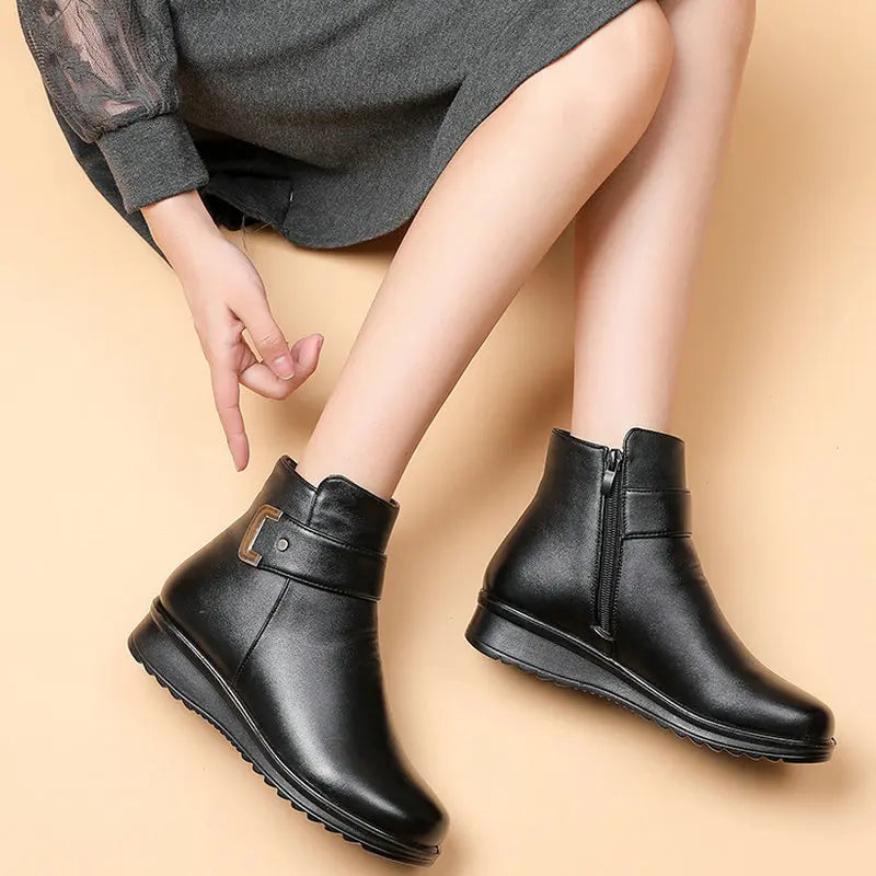 2024 Women's High-Quality Winter Leather Boots – Warm Fur-Lined Non-Slip Ankle Boots for Outdoor & Casual Wear