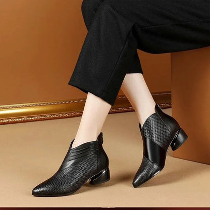 2024 Trendy Women's Low-Heel Ankle Boots – Retro Leather Formal Autumn Office Shoes